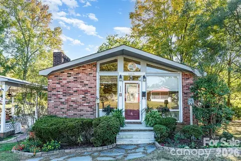 1003 Robinhood Ln, Kannapolis, NC 28081