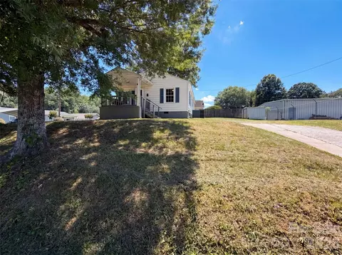 123 E Farmview St, Gastonia, NC 28054