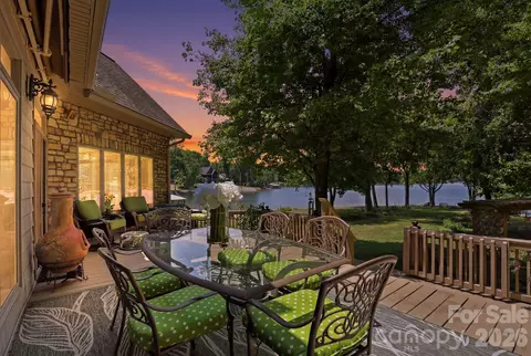 Exterior - 7631 Dellinger Rd, Denver, NC 28037 photo 3 of 6