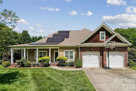 10703 Middle Acres Rd, Charlotte, NC 28213