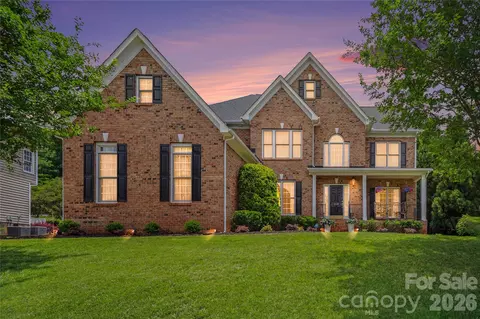 218 Crimson Orchard Dr, Mooresville, NC 28115