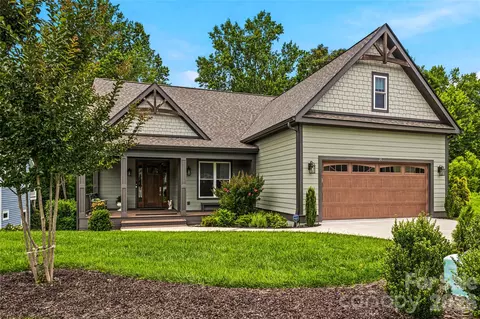 25 E Williams Meadow Ct, Hendersonville, NC 28739