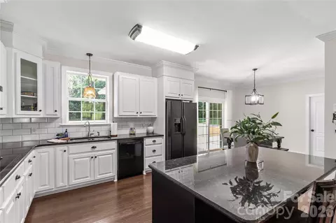 Kitchen - 1962 Robin Dr, Lancaster, SC 29720 photo 1 of 3