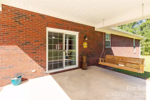 Exterior - 1962 Robin Dr, Lancaster, SC 29720 photo 4 of 4