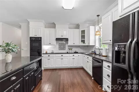 Kitchen - 1962 Robin Dr, Lancaster, SC 29720 photo 3 of 3