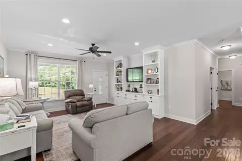 Living - 1962 Robin Dr, Lancaster, SC 29720 photo 1 of 2