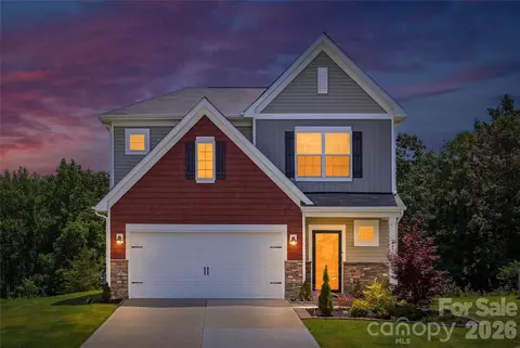 220 Eden Ave, Mooresville, NC 28115
