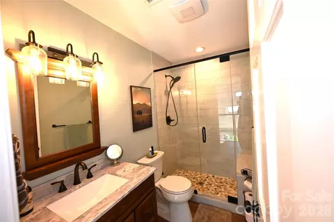 Bath - 3757 Rock Bridge Ne Dr NE, Conover, NC 28613 photo 5 of 5
