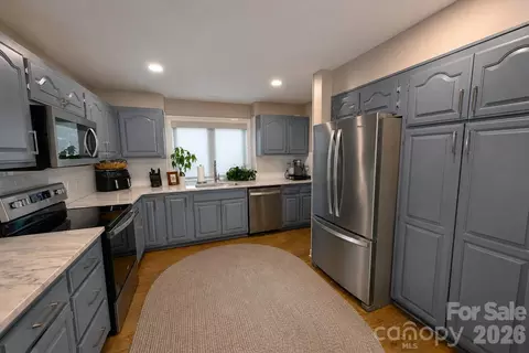 Kitchen - 3757 Rock Bridge Ne Dr NE, Conover, NC 28613 photo 1 of 3