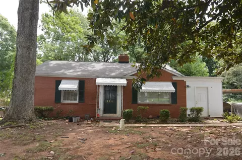 2111 Dickens Ave, Charlotte, NC 28208