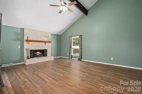 Living - 519 Nellie John Dr, Clyde, NC 28721 photo 5 of 10