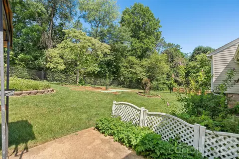 Exterior - 519 Nellie John Dr, Clyde, NC 28721 photo 6 of 8