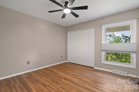 Bedroom - 519 Nellie John Dr, Clyde, NC 28721 photo 2 of 3