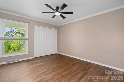 Bedroom - 519 Nellie John Dr, Clyde, NC 28721 photo 3 of 3