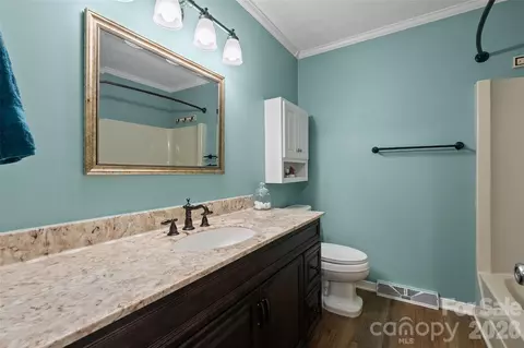 Bath - 519 Nellie John Dr, Clyde, NC 28721 photo 2 of 4