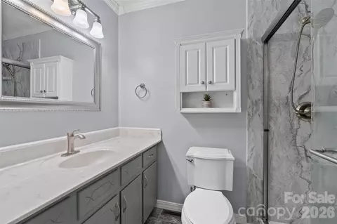 Bath - 519 Nellie John Dr, Clyde, NC 28721 photo 1 of 4