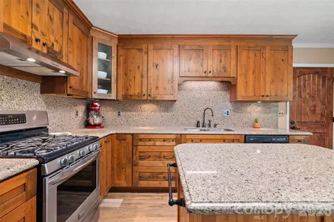Kitchen - 519 Nellie John Dr, Clyde, NC 28721 photo 4 of 5