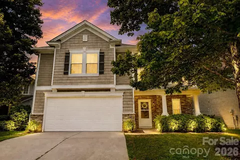 2717 Markham Woods Ct, Charlotte, NC 28214