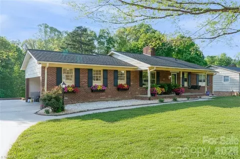 244 Pine Valley Rd, Thomasville, NC 27360