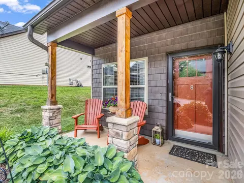 8 Mallard Run Dr, Arden, NC 28704