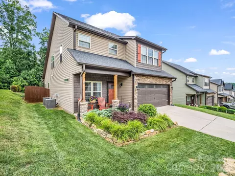 8 Mallard Run Dr, Arden, NC 28704