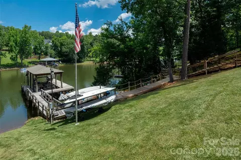 6236 River Cabin Ln, Charlotte, NC 28278