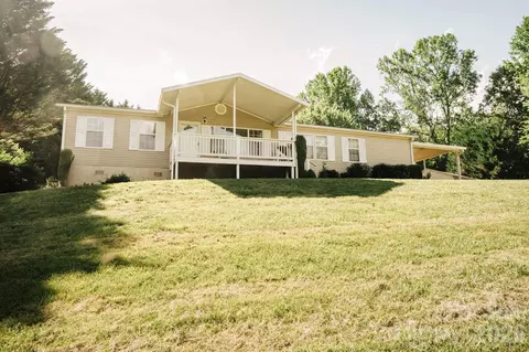 2391 Hickory Knoll Rd, Franklin, NC 28734