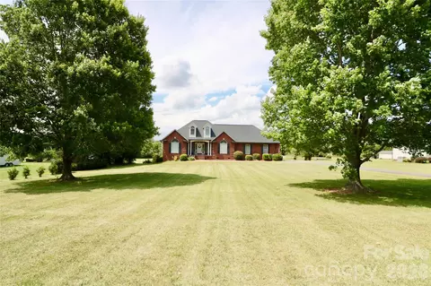 349 Murdock Rd, Troutman, NC 28166