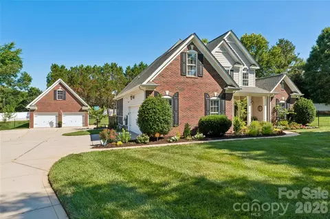 Exterior - 1016 Wesley Downs Rd, Monroe, NC 28110 photo 2 of 10