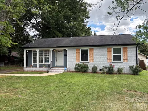 4713 Tanglebriar Dr, Charlotte, NC 28208