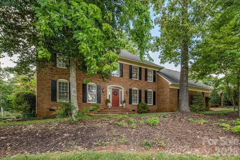 5910 Summerston Pl, Charlotte, NC 28277
