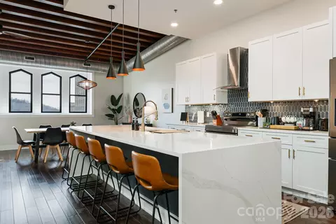122 College 301 St #301, Asheville, NC 28801