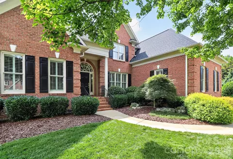 6907 Meadow Run Ln, Charlotte, NC 28277