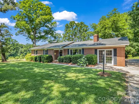 184 Edwards St, Rutherfordton, NC 28139