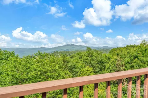 483 W Green Hill Dr, Blowing Rock, NC 28605