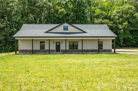 1643 Beamguard Rd, Clover, SC 29710