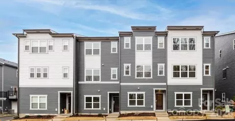 6008 Pivot Ct, Charlotte, NC 28205