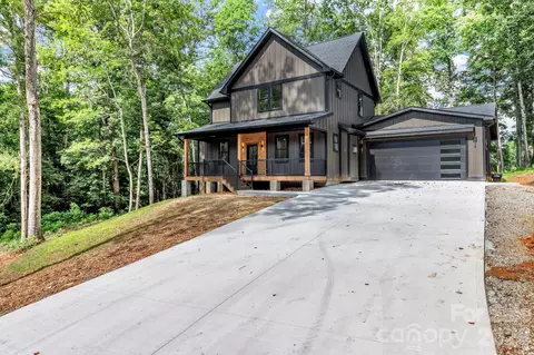 80 Goldenwood Ln, Mills River, NC 28759
