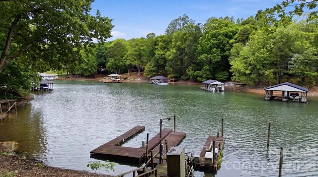 142 Seekirk Dr, Troutman, NC 28166