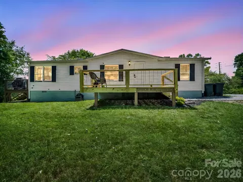210 Banner Farm Rd, Mills River, NC 28759