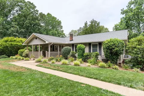 33 Coffey Cir, Asheville, NC 28806