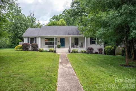 5201 Glenham Dr, Charlotte, NC 28210