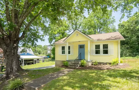 250 Oakdale St, Brevard, NC 28712