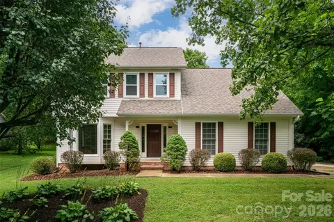 204 Windsor Forest Cir, Fletcher, NC 28732