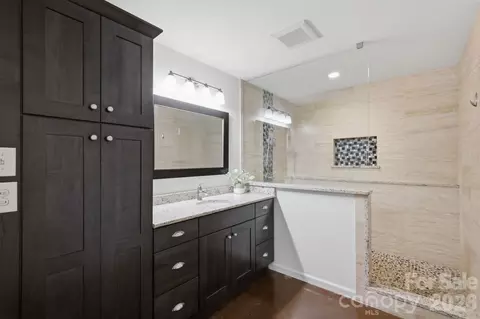 Bath - 7559 Rabbit Cir, Denver, NC 28037 photo 7 of 7