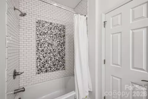Bath - 7559 Rabbit Cir, Denver, NC 28037 photo 2 of 7