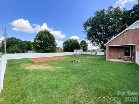 Exterior - 3914 Matthew Dr, Monroe, NC 28110 photo 5 of 10