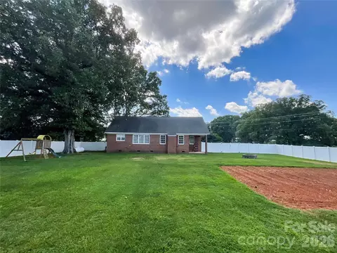Exterior - 3914 Matthew Dr, Monroe, NC 28110 photo 7 of 10