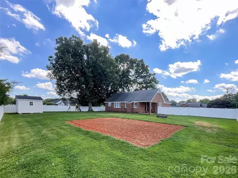 Exterior - 3914 Matthew Dr, Monroe, NC 28110 photo 6 of 10