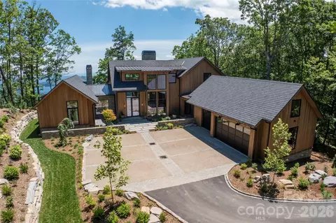 140 Panther Summit Dr, Lake Toxaway, NC 28747